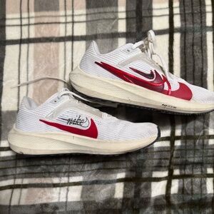 Nike Pegasus 40 white and red shoes